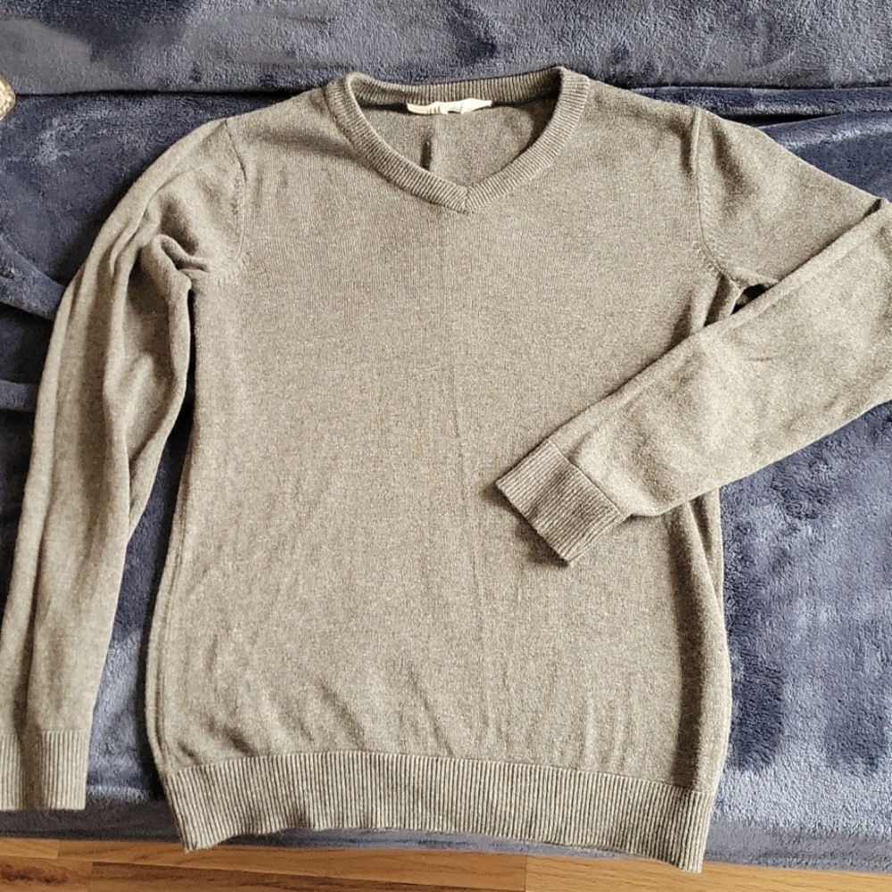 H&M boy's sweater ,sz  8/10